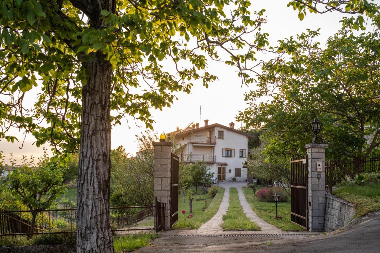 Apartma Oddih Dutovlje Екстериор снимка